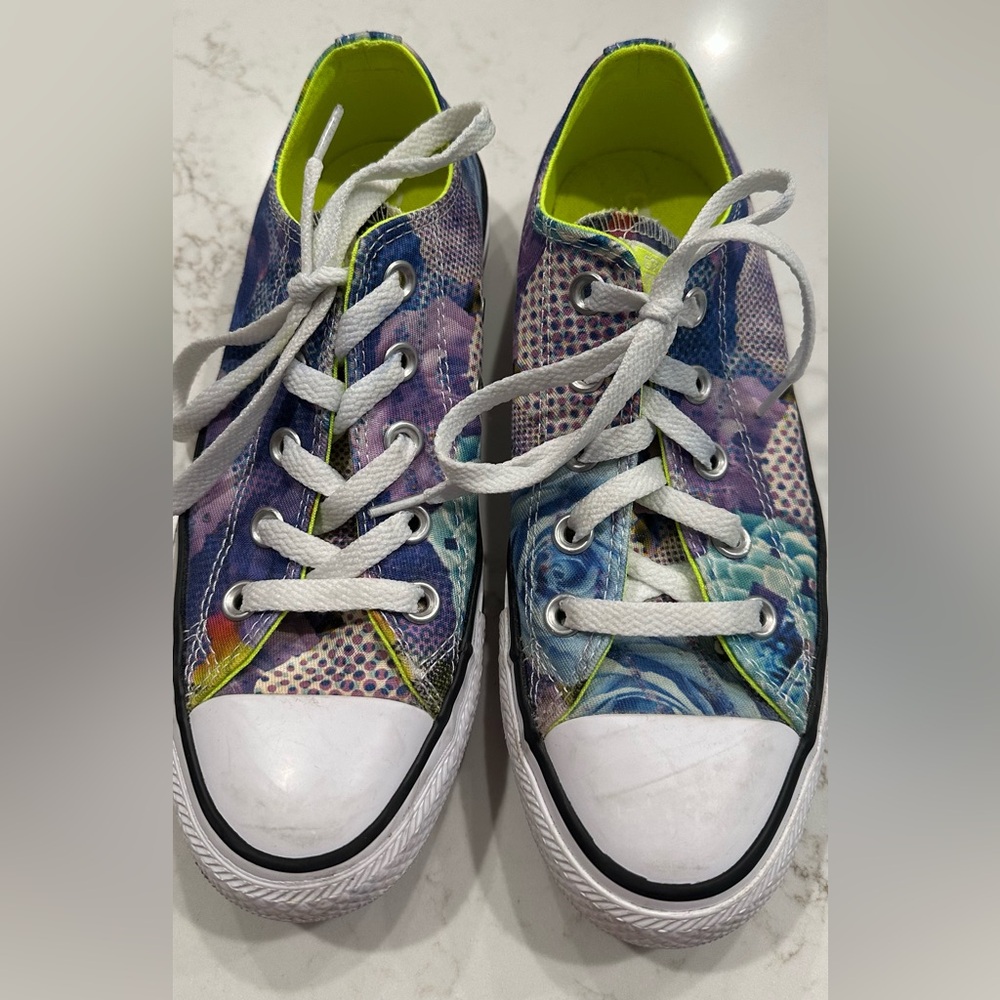 Converse Women’s Sneakers in Purple and Blue Size 6